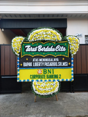 Papan Bunga Duka di Dangerakko