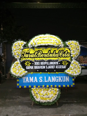 Papan Bunga Duka di Dangerakko