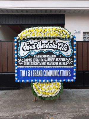 Papan Bunga Duka di Dangerakko